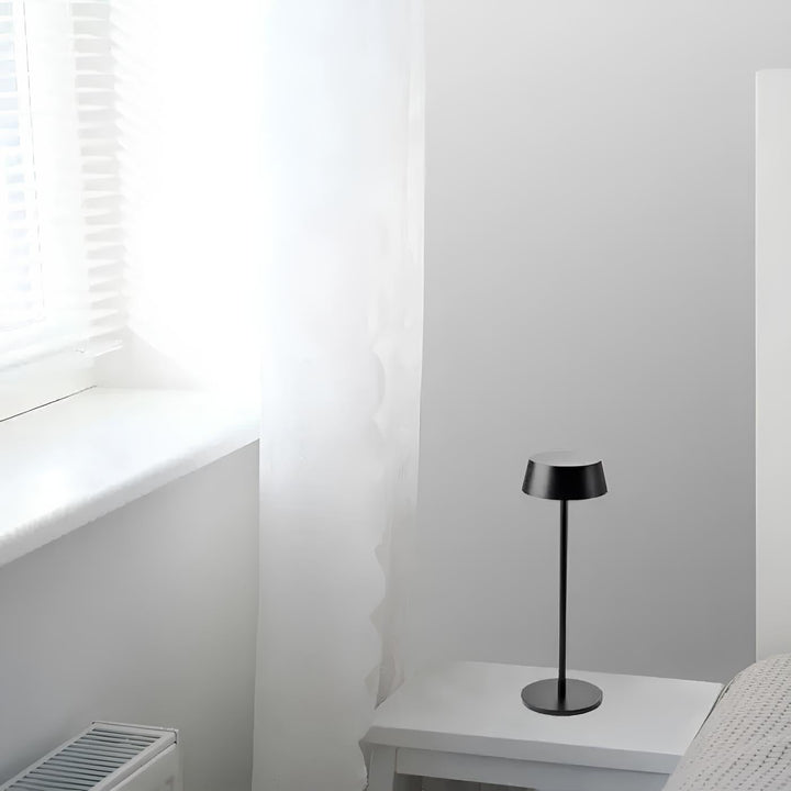 Skanto | Slank Moderne Bordlampe