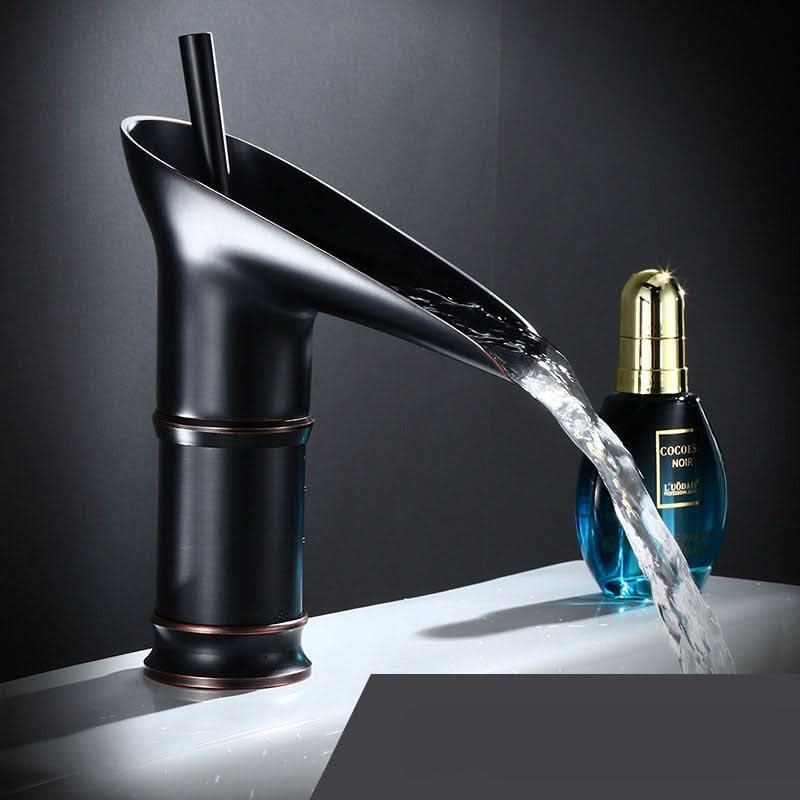 Skanto | Antikk Messing Waterfall Badvask Armatur