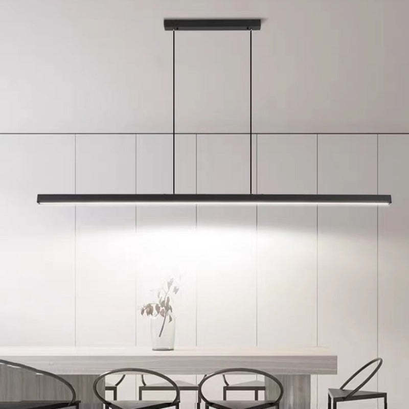 Skanto | Moderne LED Taklampe – Industriell Stil med Skinndetaljer