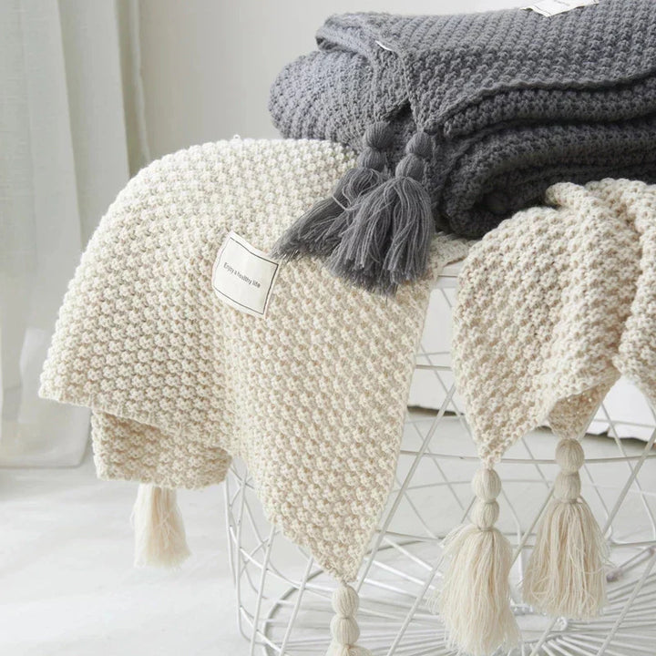 Skanto | Ullteppe ArcticHaven | Skandinavisk Design med Pomponger & Kuler | Varmt & Stylish