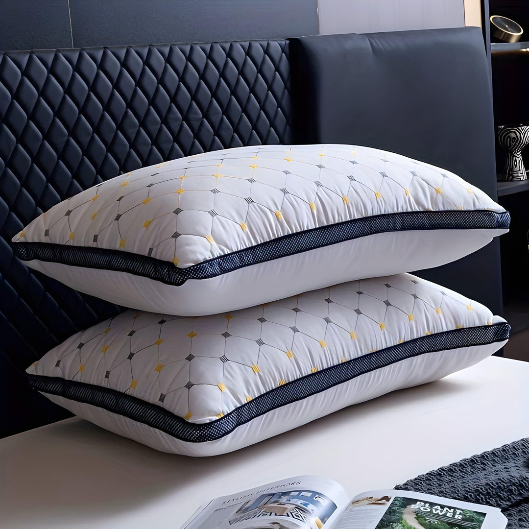 SkyDream Pute – Brodert Nakkestøttepute | Skanto