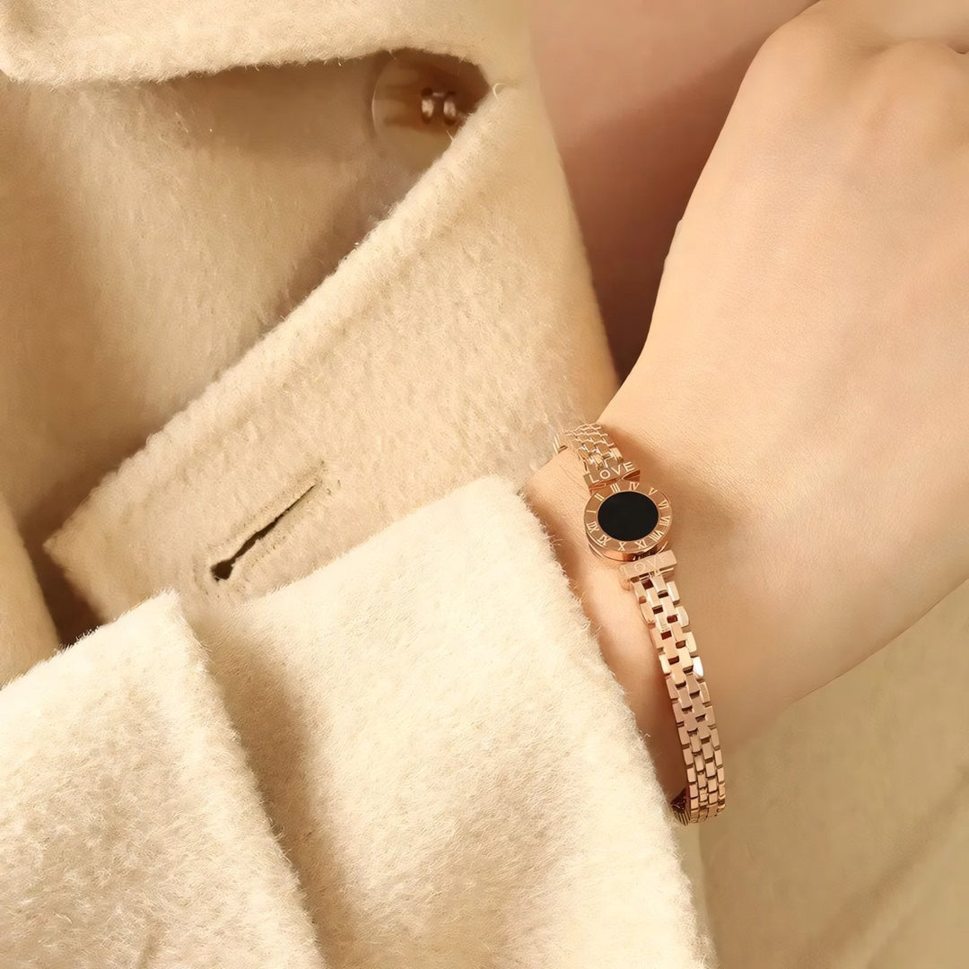 Skanto | Svart senter romertall akzentert bangle armbånd