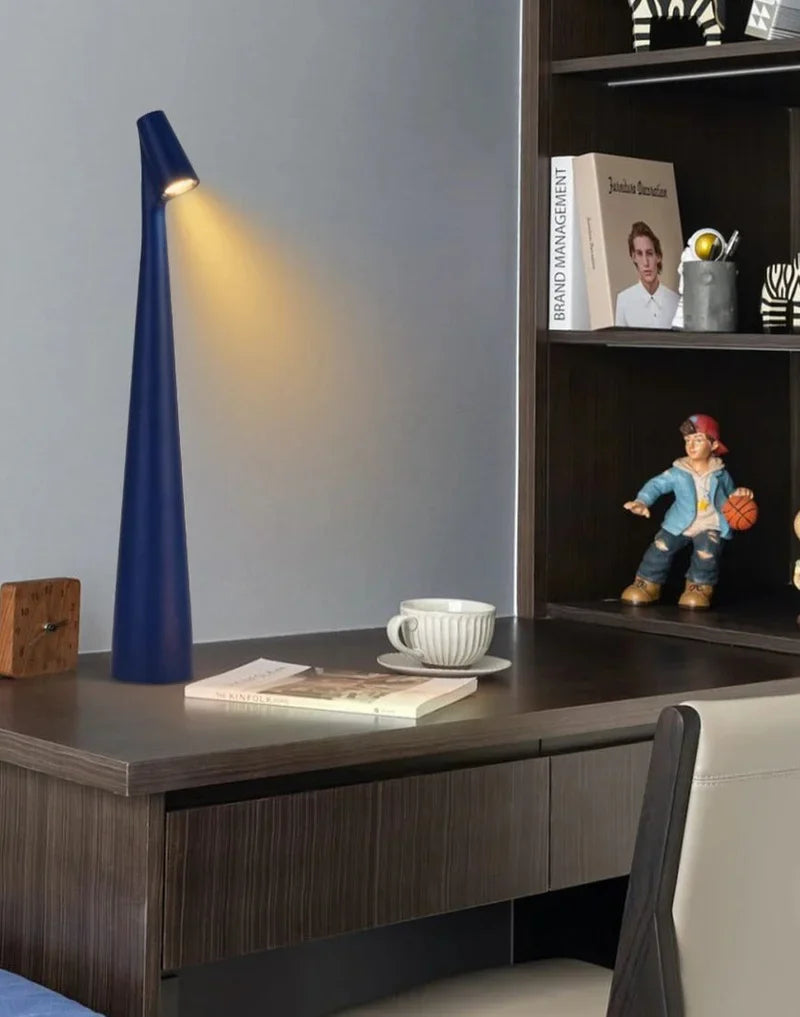 Stilig bordlampe - trådløs | Skanto