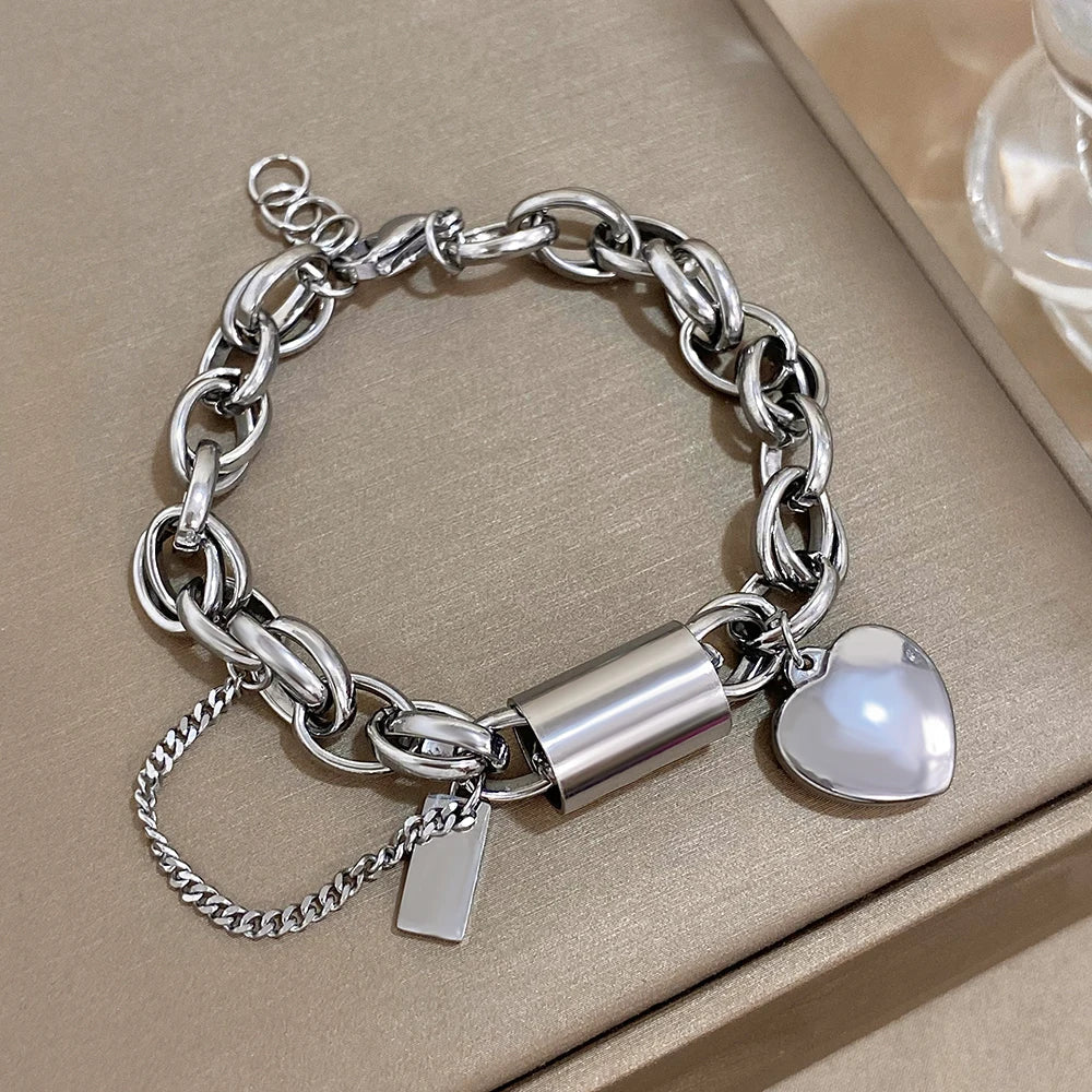 Skanto | Bold & Chunky Necklace Heart Bracelet