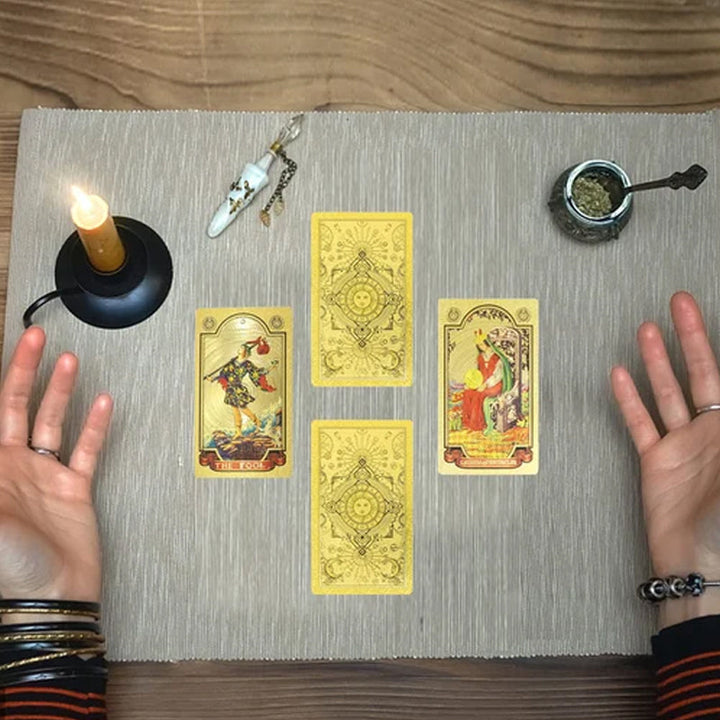 Skanto | Utforsk den mystiske verden av tarot Gullfarget tarot