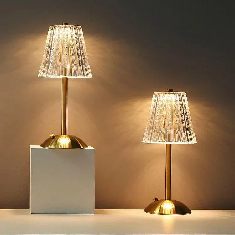 AuraLux – Luksuriøs gyllen krystall-Tae-lampe med berøringskontroll og Dimmae-LED-belysning