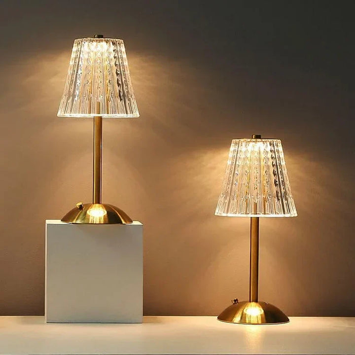 AuraLux – Luksuriøs gyllen krystall-Tae-lampe med berøringskontroll og Dimmae-LED-belysning