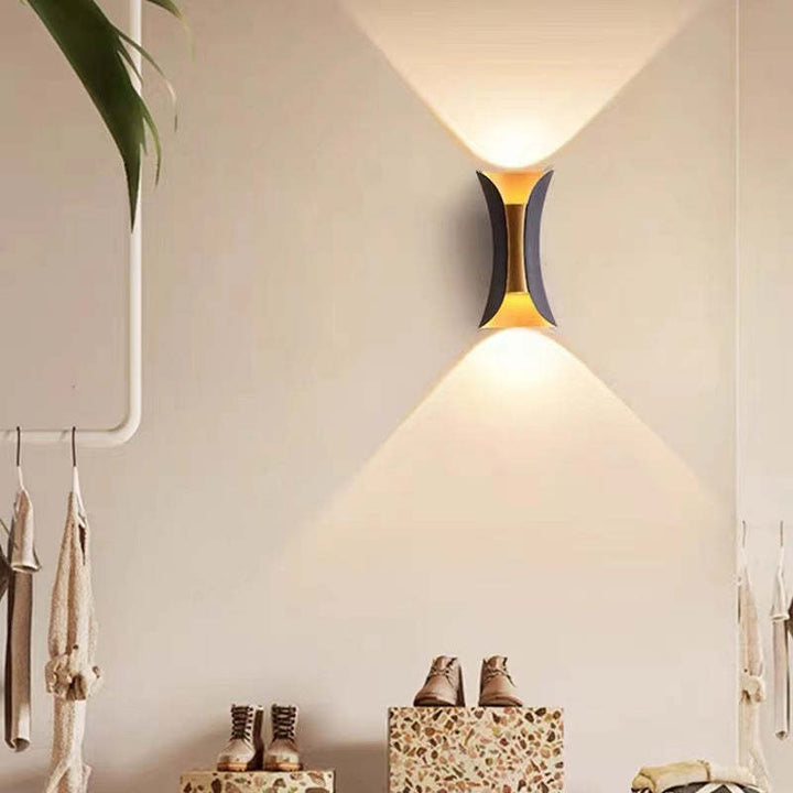 Moderne LED utendørs vegglampe - LumiEdge