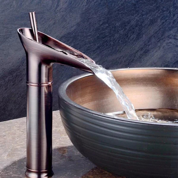 Skanto | CascadeFlow Luxe Vanntfall Basin Mixer Tap