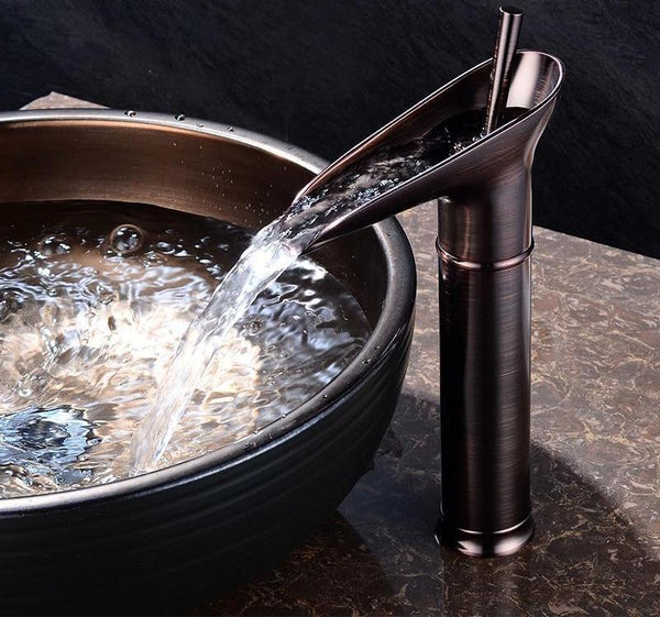 Skanto | CascadeFlow Luxe Vanntfall Basin Mixer Tap