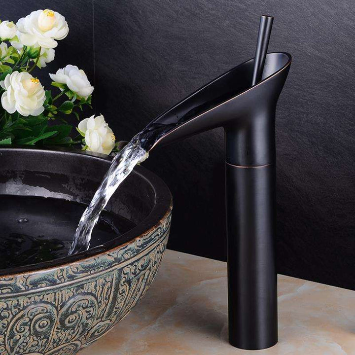Skanto | CascadeFlow Luxe Vanntfall Basin Mixer Tap