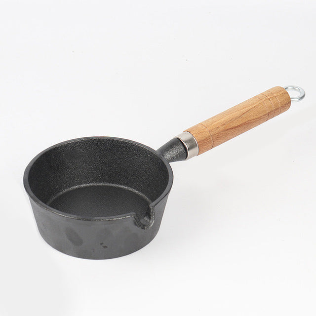 Gryte i støpejern med non-stick flat bunn omelettpanne med trehåndtak | Skanto