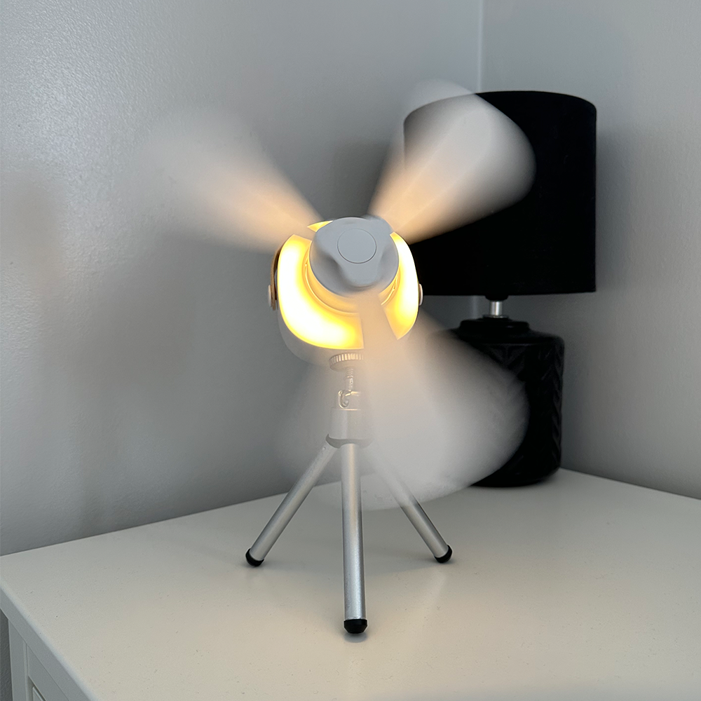 Skanto | Mini bærbar takvifte med LED-lys og fjernkontroll – 4 hastigheter, USB-ladbar