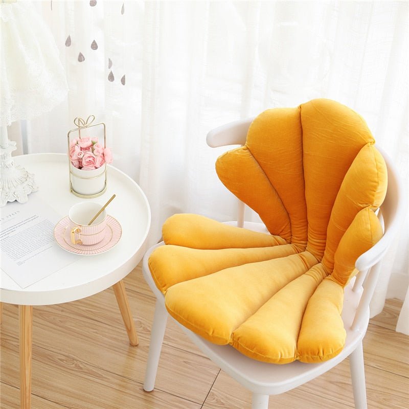 Skanto | Chic Velvet Shell Cushion - Luksuriøs og Stilig Pute for Stue, Soverom