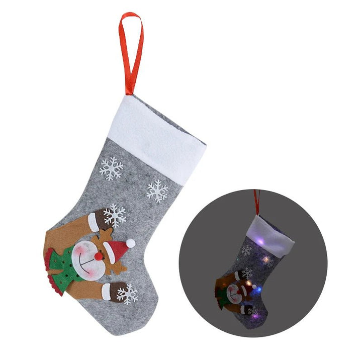 Skanto | Julestrømper med LED-lamper - Snømann, Julenisse, Elg og Bjørn Design Perfekt for å legge festlig stemning til peisen eller juletreet!