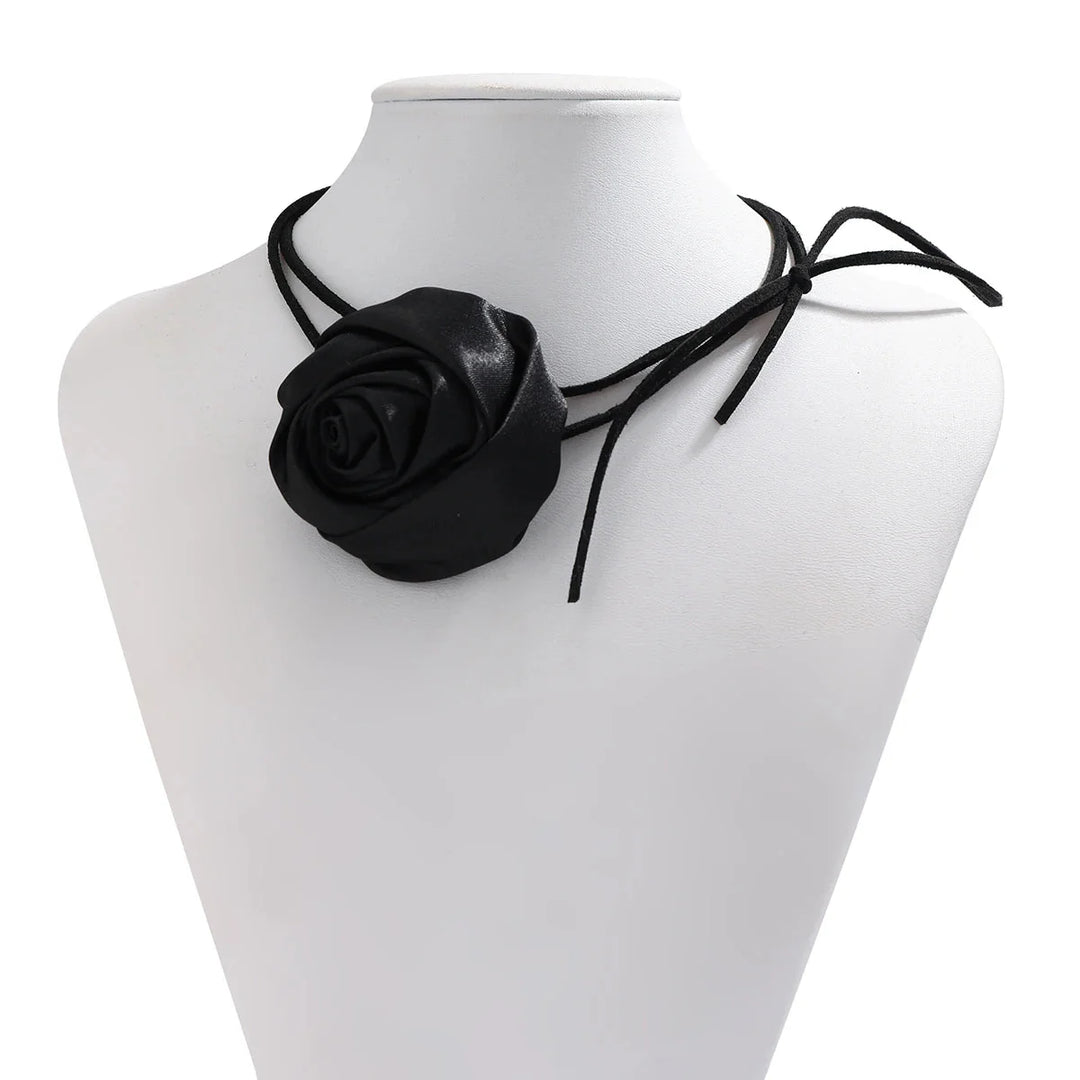 Skanto | Klassisk Rose Floral Choker Halskjede