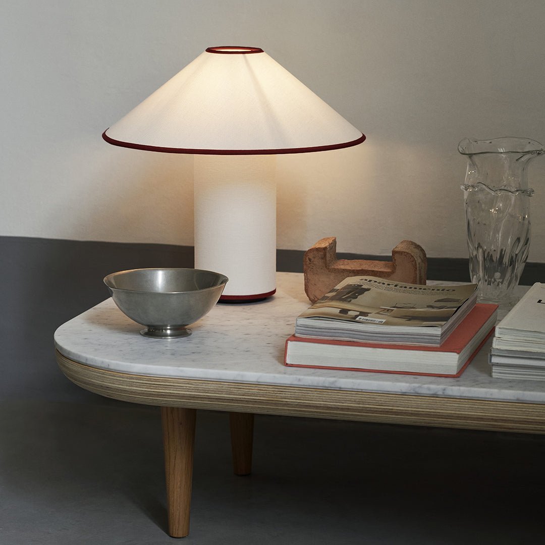 Bordlampe med tekstilskjerm – Lunara | Skanto