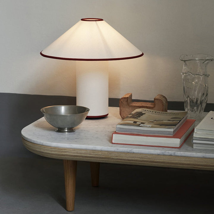Bordlampe med tekstilskjerm – Lunara | Skanto