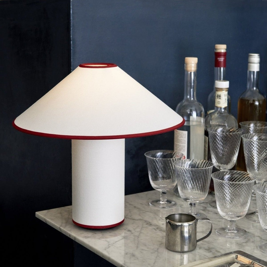 Bordlampe med tekstilskjerm – Lunara | Skanto