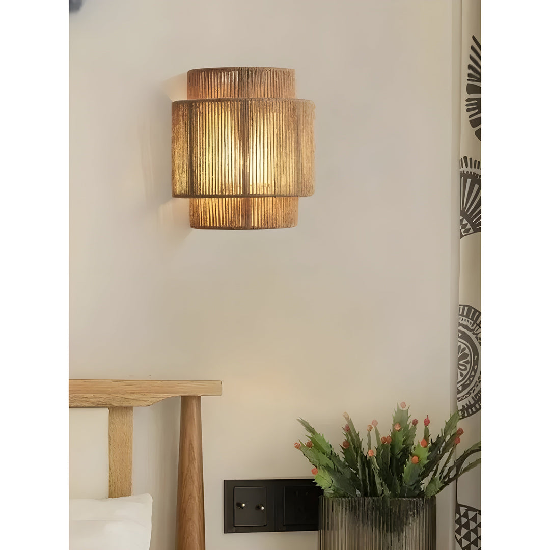 Skanto | Moderne Rattan Vevevegglampe - WeaveGlow