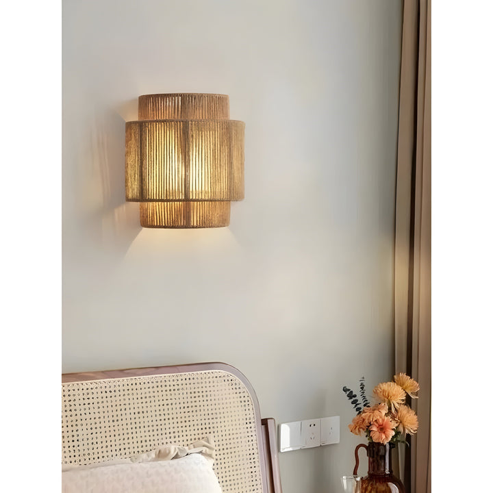 Skanto | Moderne Rattan Vevevegglampe - WeaveGlow
