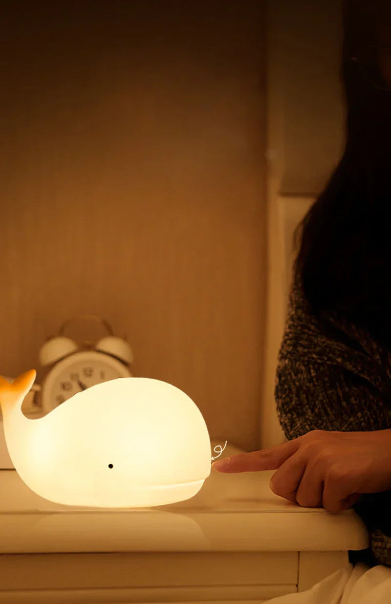 Skanto | Søt hval nattlampe med fargeforandring - GlowWhale