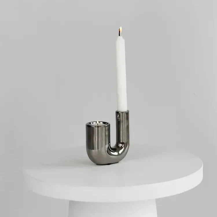 Elegant Sølv Stearinlys Holder med Minimalistisk Design | Skanto