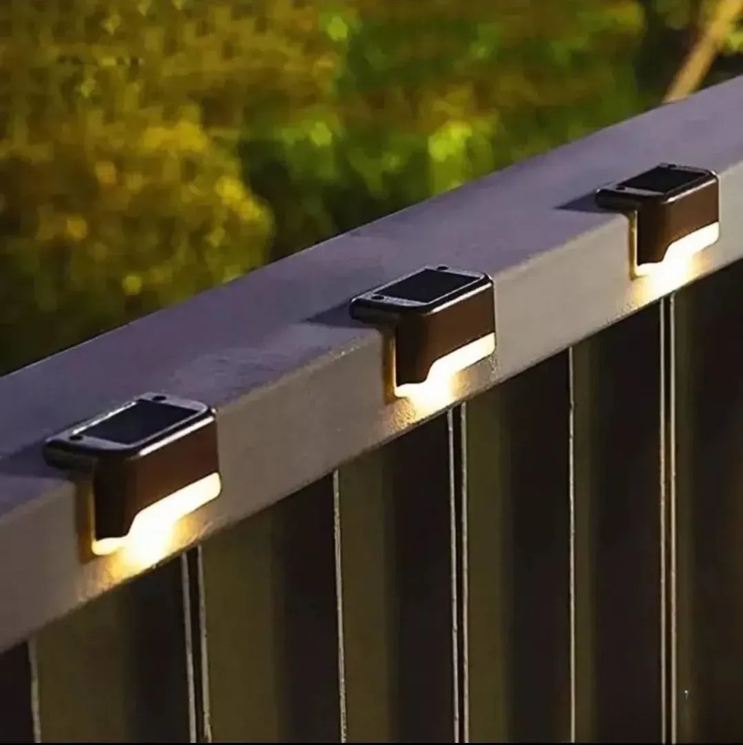 Skanto | LED Solcelle Utendørs Lampe med Bevegelsesdetektor – værbestandig Solcellevegglys for Hage og Sti