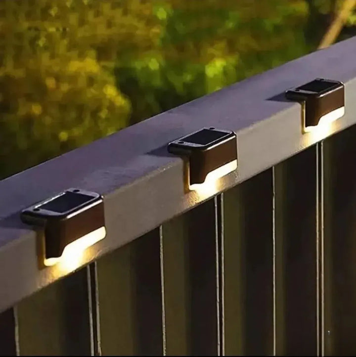 Skanto | LED Solcelle Utendørs Lampe med Bevegelsesdetektor – værbestandig Solcellevegglys for Hage og Sti