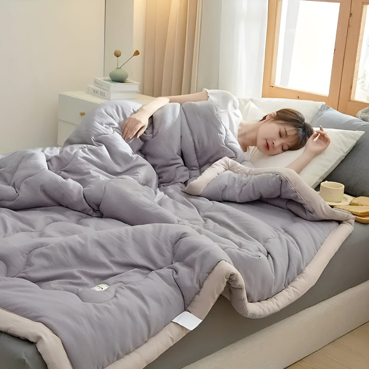 Lett sommerteppe – pustende og allsidig | For sofa, seng og reise