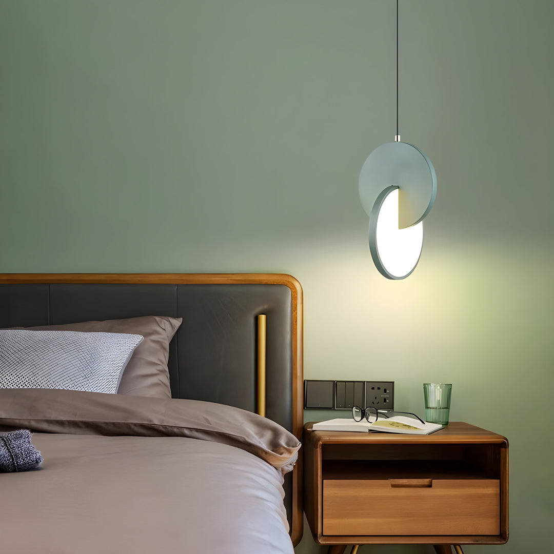 Moderne skandinaviske LED pendellampe med rundt ramme og varmt glød Skanto