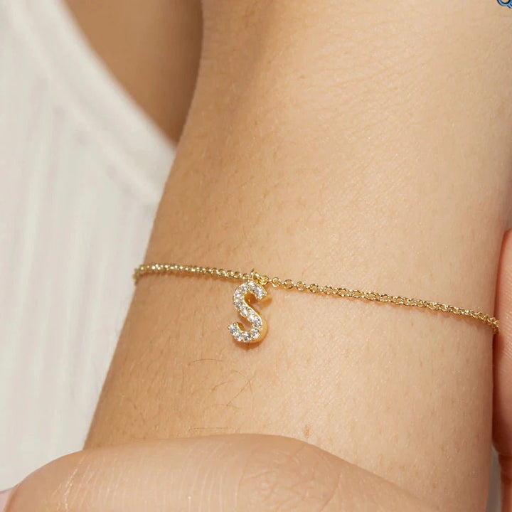 Skanto | Delikat Kjede Diamant Initial Armbånd