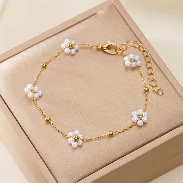 Skanto | Delikat Daisy Halskjede & Armbånd