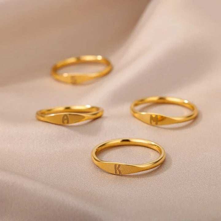 Skanto | Delikat Tynn Bokstav Initial Ring