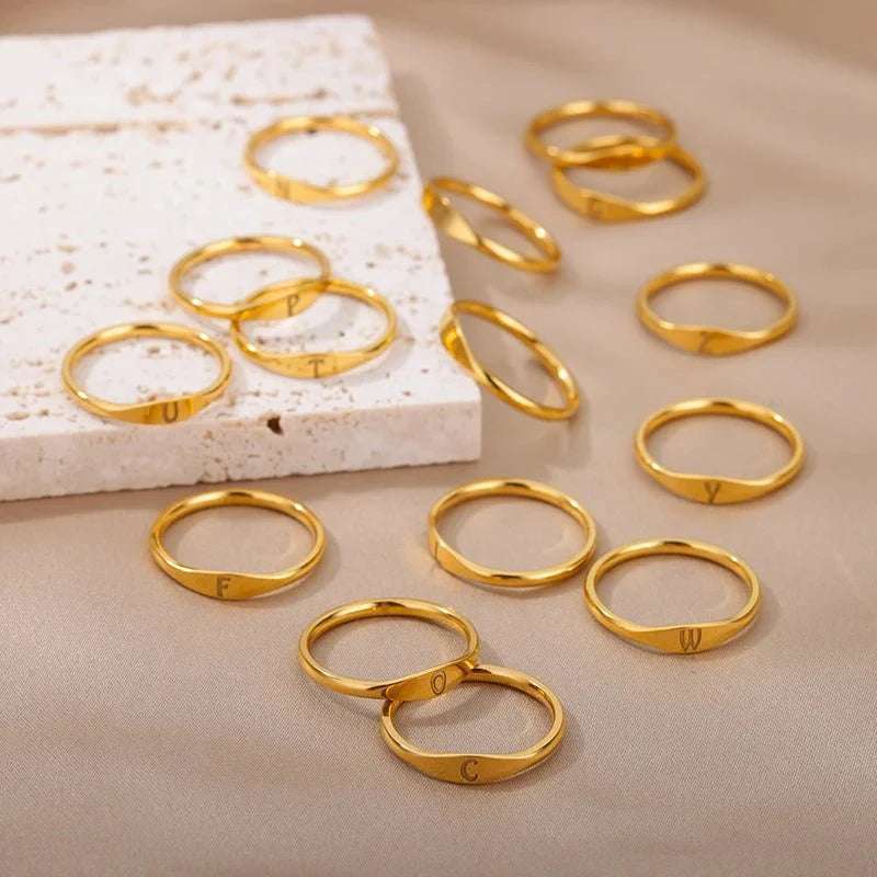 Skanto | Delikat Tynn Bokstav Initial Ring