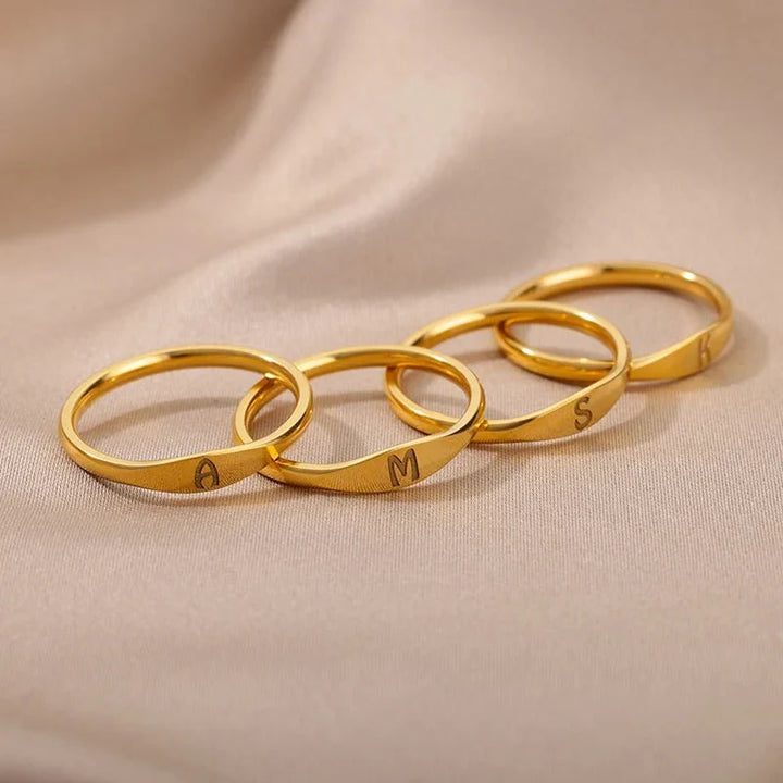 Skanto | Delikat Tynn Bokstav Initial Ring