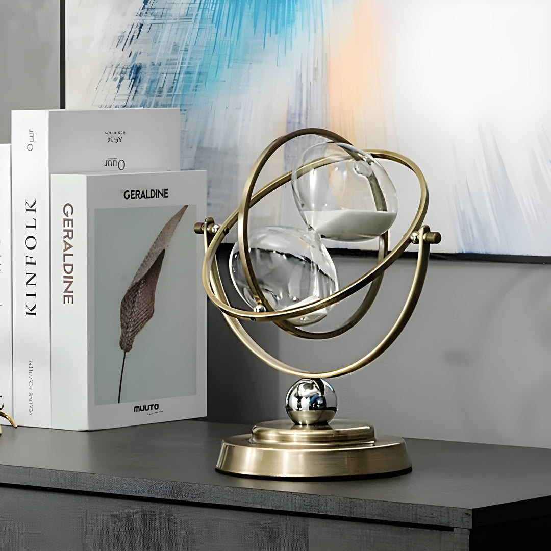 Skanto | GracefulTime Klokke – Luksuriøs Timeglass med Elegant Gullramme og Tidsløst Design