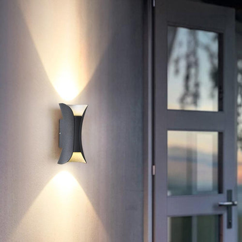 Skanto | Elegant Vanntette LED-lamper med Buet Form for Hagen
