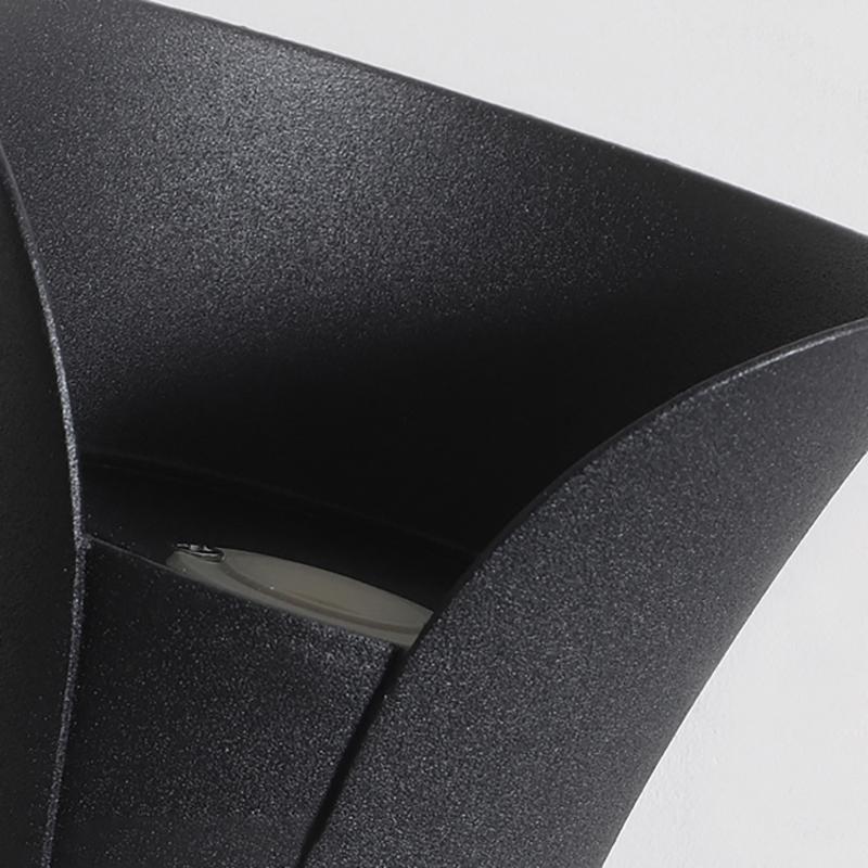 Skanto | Elegant Vanntette LED-lamper med Buet Form for Hagen