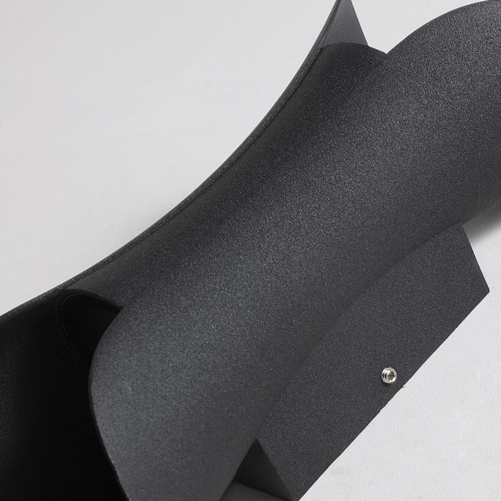 Skanto | Elegant Vanntette LED-lamper med Buet Form for Hagen