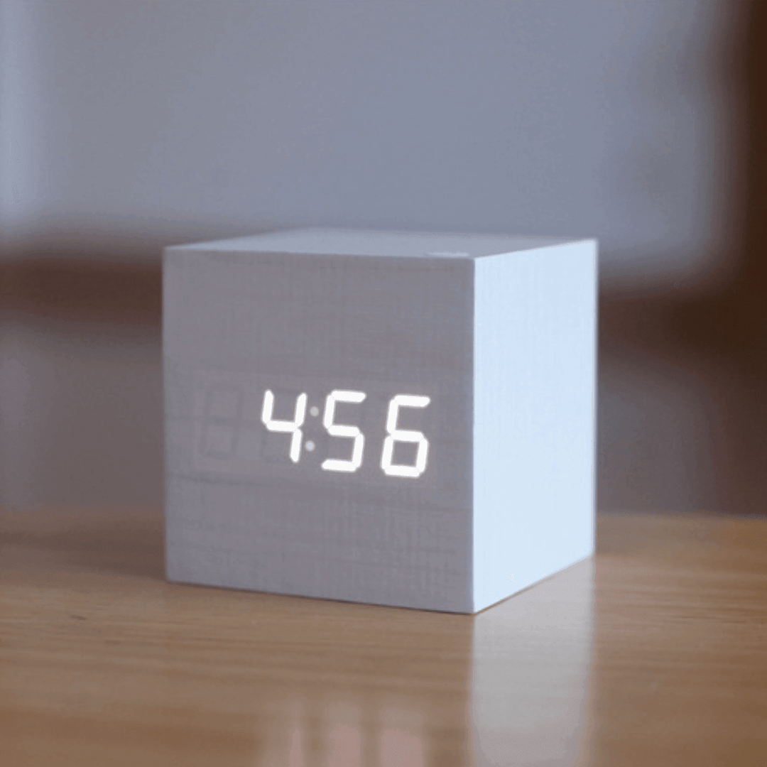 Skanto | Digital Tre LED Klokke