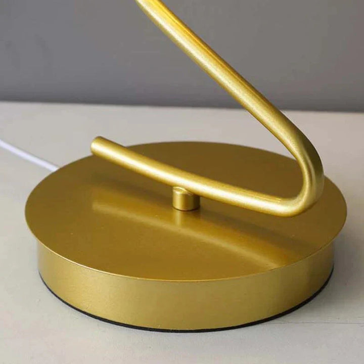 Elegant LED Bordlampe i Sommerfugl Design Skanto
