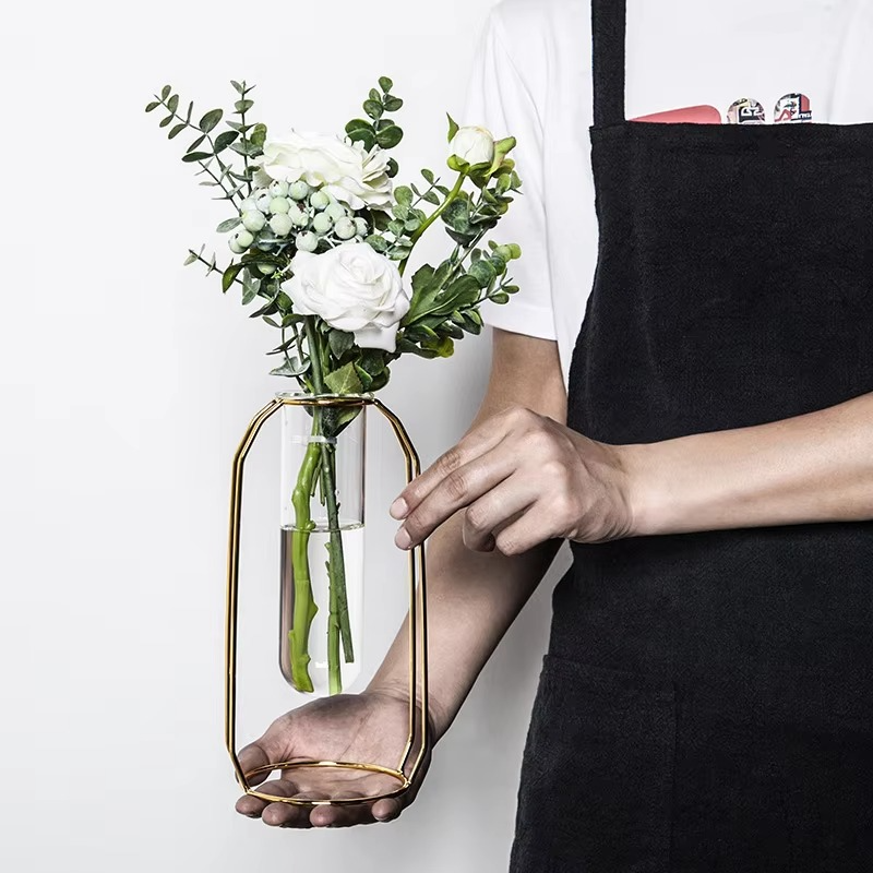 Elegant base for stylish flower arrangements Skanto