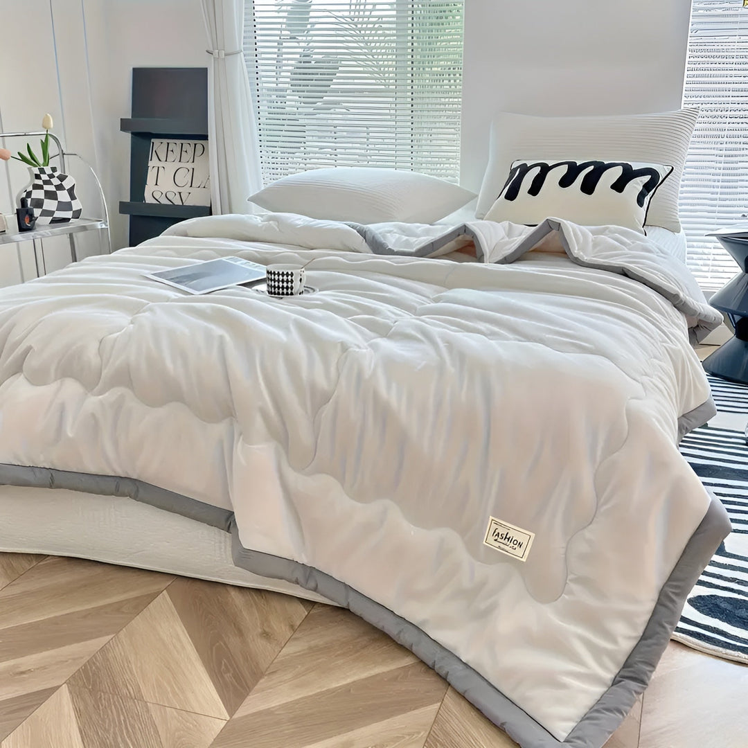 Lett sommerteppe – pustende og allsidig | For sofa, seng og reise