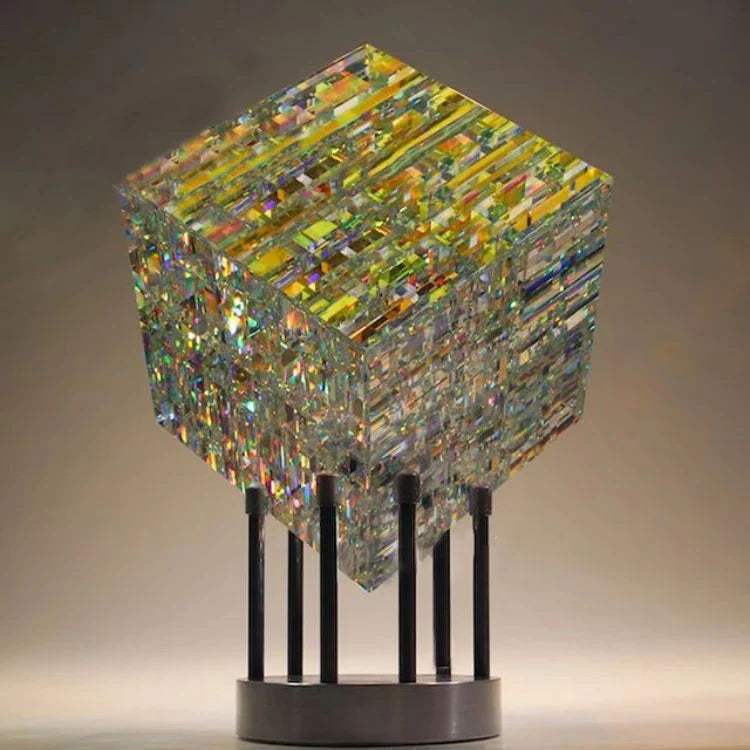 Skanto | Artwork - ChromaticCube - Rainbow Refraction - Fortryllende Moderne Dekor