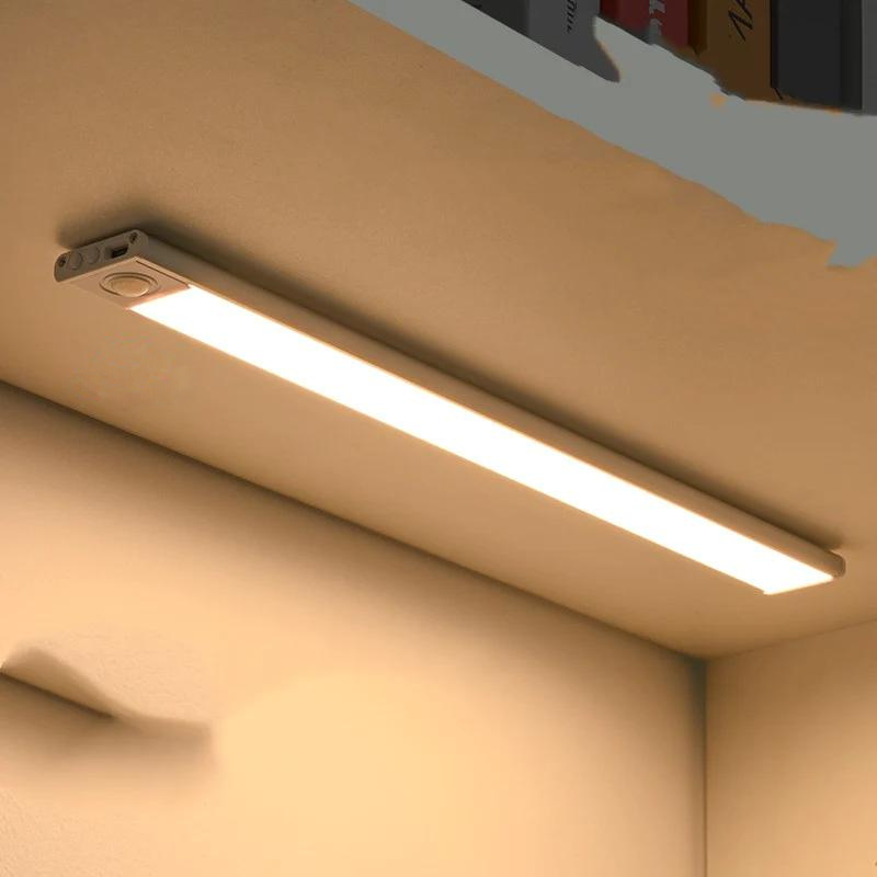 Skanto | Ultra-Tynn LED GlowLight – USB Oppladbar Bevegelsessensor Skaplys med Magnetisk Bakside for Kjøkken, Garderobe eller Klær