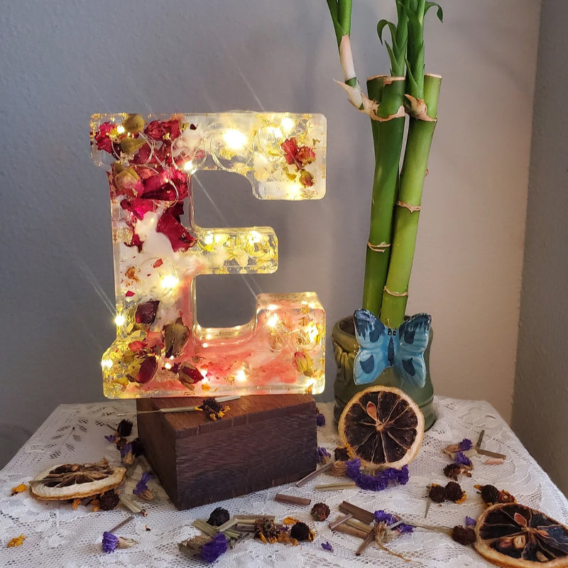 Skanto | Tørkede Blomster Bokstaver Nattlys