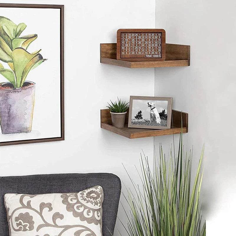 Holzkasse med gravert figurer | Skanto