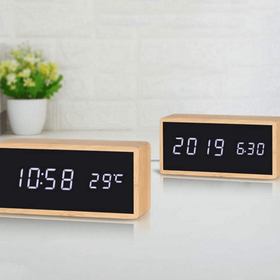 Skanto | ECOCLOCK – Bamboo LED Vekkerklokke med Tid og Temperaturvisning