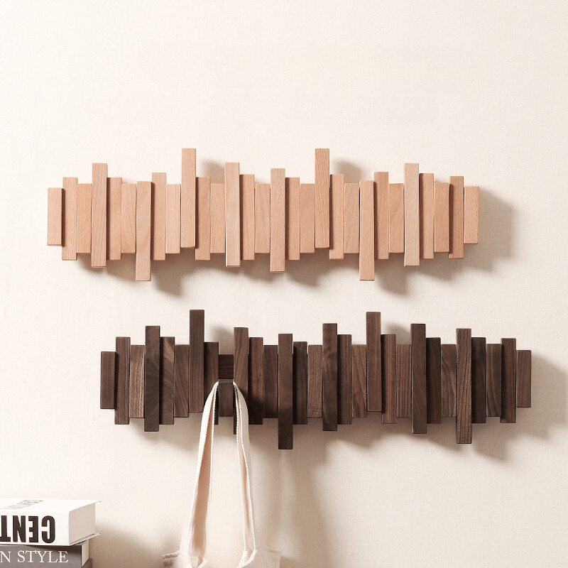 Treverk veggkrok med sammenleggbare kroker og minimalistisk design | Skanto
